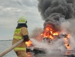 Kapal Pesiar Terbakar, Dua Unit Damkar Dikerahkan