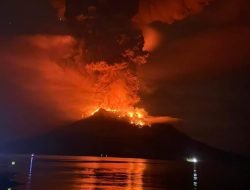 Gunung Api Ruang Naik Level Awas, 828 Warga Dievakuasi