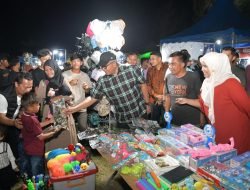 Kunjungi Bazar UMKM, Pj Gubernur dan Istri Berbagi Ceria via Es Krim dan Kembang Gula