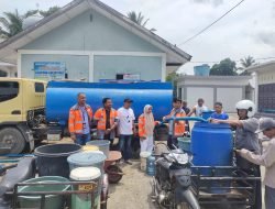 SBA Suplai Air Bersih untuk Warga Lhoknga 