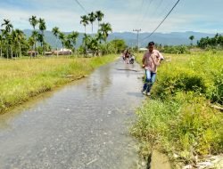 Jalan Kabupaten Rusak Parah, Warga Minta Perhatian Pemkab
