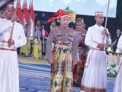 Kapolri Diberi Gelar Adat-Pusaka
