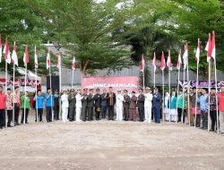 Pemko Sabang bagikan Bendera Merah Putih