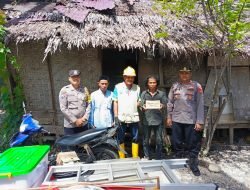 Kapolsek Labuhanhaji Pasang Instalasi Listrik di Rumah Warga