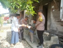 Kapolsek Kluet Utara Salurkan Sembako untuk Warga Kurang Mampu