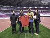 PSSI Terima Bola Bertanda Tangan Paus Fransiskus