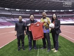 PSSI Terima Bola Bertanda Tangan Paus Fransiskus