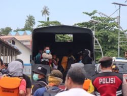 Polres Aceh Selatan Bantu Proses Evakuasi Pengungsi Rohingya