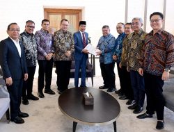 Bertemu Pansel KPK, Presiden Jokowi Terima Daftar Nama Capim dan Cadewas