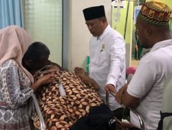 Sehari Setelah Dilantik, Waled Landeng Kunjungi Pasien Rujukan RS Cut Mutia