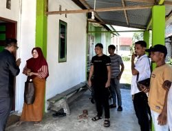 Gaji Pertama, Anggota DPRK Abdya Dedi Saputra Bagi Sembako untuk Anak Yatim