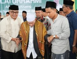Bustami Hamzah Silaturahmi dengan Ulama dan Ribuan Santri di Bireuen