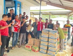 Rakan Tarmizi Antar Sembako Kepada Warga Yang Terdampak Banjir