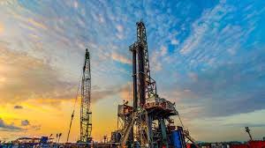 Pertamina dan ExxonMobil merupakan dua perusahaan besar penyumbang utama produksi minyak siap jual (lifting) nasional saat ini.