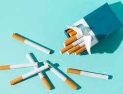 Harga Rokok Resmi Naik 2025