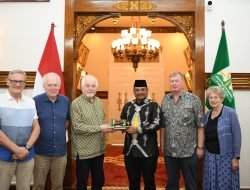 Terima Kunjungan Relawan Red Cross Norwegia, PJ Gubernur Safrizal: Semua Berkat Partisipasi Anda