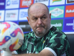 Persib Tanpa 4 Pemain Inti, Bojan Tantang Pemain Pelapis