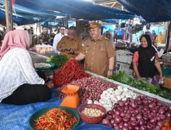 Jelang Ramadhan Wabub Agara Kunjungi Pasar Tradisional dan Bulog