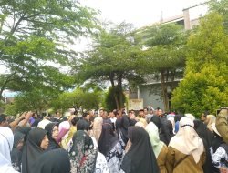 Tamsil dan TPG Belum Dibayarkan, Ratusan Guru Aceh Tenggara Gelar Orasi di Gedung Dewan