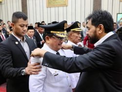 Lantik Bupati Singkil, Gubernur Aceh: Jaga Keharmonisan dengan Legislatif