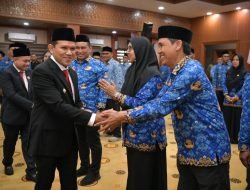 Wagub Fadhlullah Serahkan SK Plt Sekda Aceh untuk Alhudri dan Lantik 47 Pejabat Fungsional