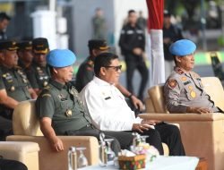 Plt Sekda Alhudri Hadiri Upacara Pemberangkatan Satgas Yonmek TNI  Konga