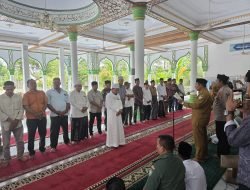 Camat Lantik Imum Chiek Mesjid Besar AR-Raudhah Kecamatan Peulimbang