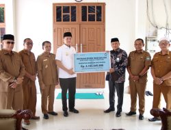 PT Bank Aceh Syariah Serahkan Dividen Kepada Pemkab Aceh Selatan
