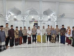 Safari Ramadhan, Kapolres Aceh Selatan Laksanakan Shalat Tarawih Berjamaah dan Sampaikan Pesan Kamtibmas di Meukek