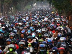 Menhub Imbau Pemudik Hindari Perjalanan Jauh dengan Motor