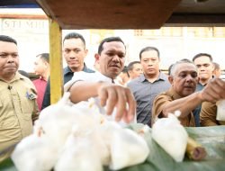 Wagub Fadhlullah Borong Takjil di Pasar Ramadhan Cemerlang