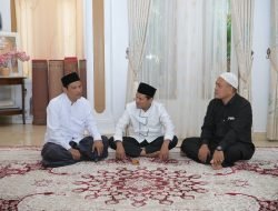 Wakil Gubernur Aceh H. Fadhlullah Bersilaturahmi ke Kediaman Waled Lapang