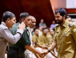 Gubernur Aceh Luncurkan Instruksi Shalat Berjamaah dan Gerakan Aceh Berwakaf