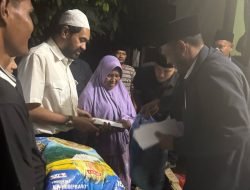 Beralas Tikar, Gubernur Muzakir Manaf Buka Puasa Bersama di Halaman Rumah Korban Konflik Aceh