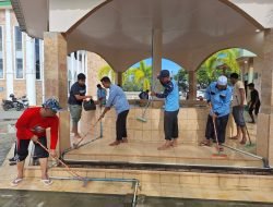 Jamin Kenyamanan Pemudik, BKPRMI Bersihkan Masjid