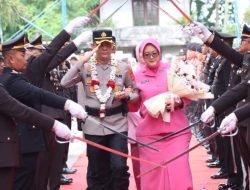 Polres Aceh Selatan Gelar Tradisi Penyambutan AKBP T. Ricki Fadlianshah sebagai Kapolres