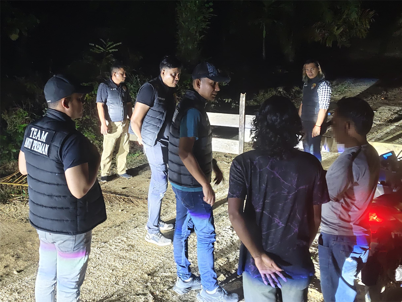 Kepolisian Resor (Polres) Aceh Barat melalui Satuan Reserse Kriminal (Satreskrim) mengamankan empat orang pemuda yang diduga terlibat dalam aksi premanisme di wilayah Gampong Buket Meugajah, Kecamatan Woyla Timur, Kabupaten Aceh Barat, pada Selasa 20 Mei 2025 sekitar pukul 16.30 WIB.