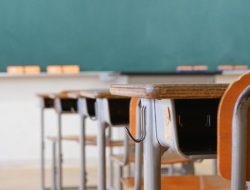 Gubernur Larang Siswa Bawa Ponsel dan Sepeda Motor ke Sekolah
