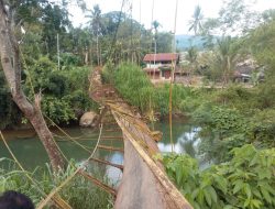 Jembatan Gantung di Kemukiman Pameu Nyaris Putus