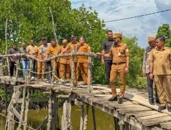Bupati Al-Farlaky Prioritaskan Pembangunan Dua Jembatan Rusak Di Peureulak