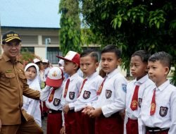 Plt Sekda Abdya Tinjau Pelaksanaan MPLS Hari Pertama Sekolah