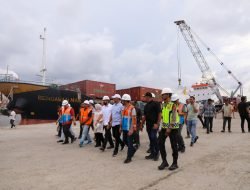 Mualem Tinjau Pelabuhan Krueng Geukueh