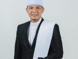 BMK Bireuen dan Baitul Mal Aceh Salurkan Zakat untuk Guru dan Siswa