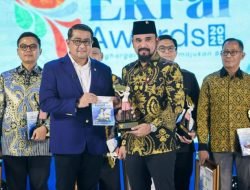 Kembangkan Petani Kakao Kreatif, Bupati Aceh Timur Terima Serambi Ekraf Awards 2025