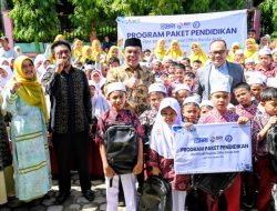 Bupati Aceh Besar dan BRI Salurkan 500 Tas Sekolah untuk Siswa