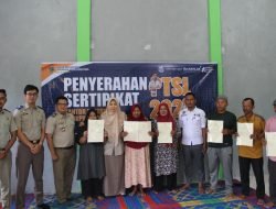 BPN Abdya Serahkan Puluhan Sertipikat Tanah Program PTSL ke Warga Tangan-Tangan