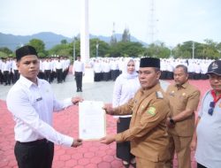 Syech Muharram Serahkan SK Pengangkatan 890 PPPK Aceh Besar Tahap I