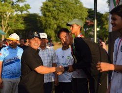 Bagikan Medali, Bupati Aceh Besar Semangati Atlet Muda Panahan PORKAB 2025