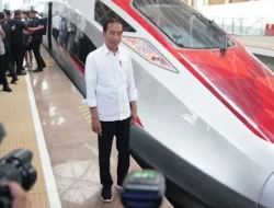 Sudah Dilarang, Jokowi Ngotot Bangun Kereta Cepat
