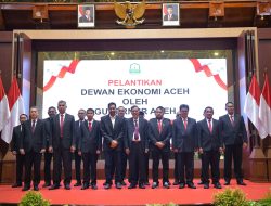Mualem Lantik Ismail Rasyid, Rocky hingga Para Guru Besar Jadi Dewan Ekonomi Aceh